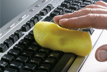 Pulisci la tastiera con Cyber Clean! 27