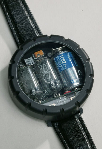 Vuoi un orologio particolare? Old Cathode Corner Nixie Watch 1