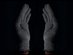 double-layered-touchscreen-gloves-005