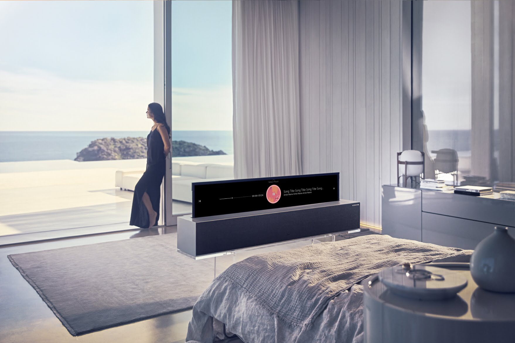 CES 2019, LG svela il primo TV OLED arrotolabile al mondo 2