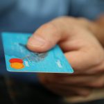 La “crisi del costo della vita” ha innescato nuovi cambiamenti nelle abitudini di pagamento dei consumatori italiani 2