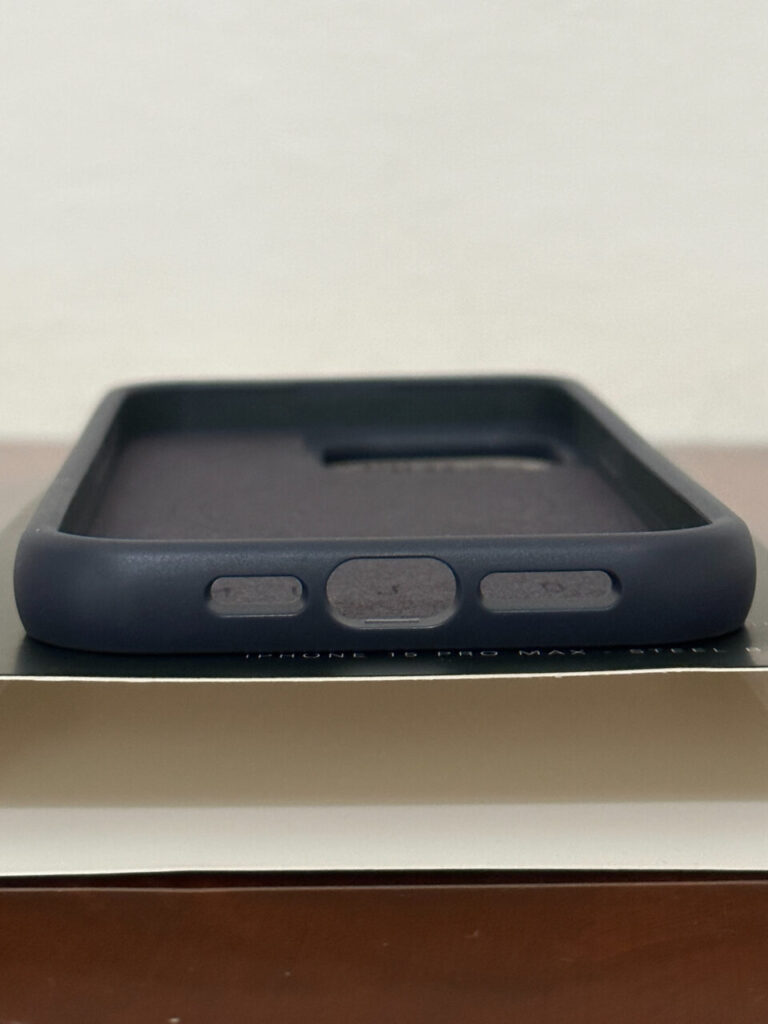 Recensione cover Mujjo Shield Case: protezione completa per i nuovi iPhone 15 Pro e Pro Max 4